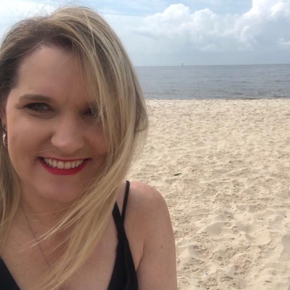 Meet your Posher, Stacia - Picture 3 of 3